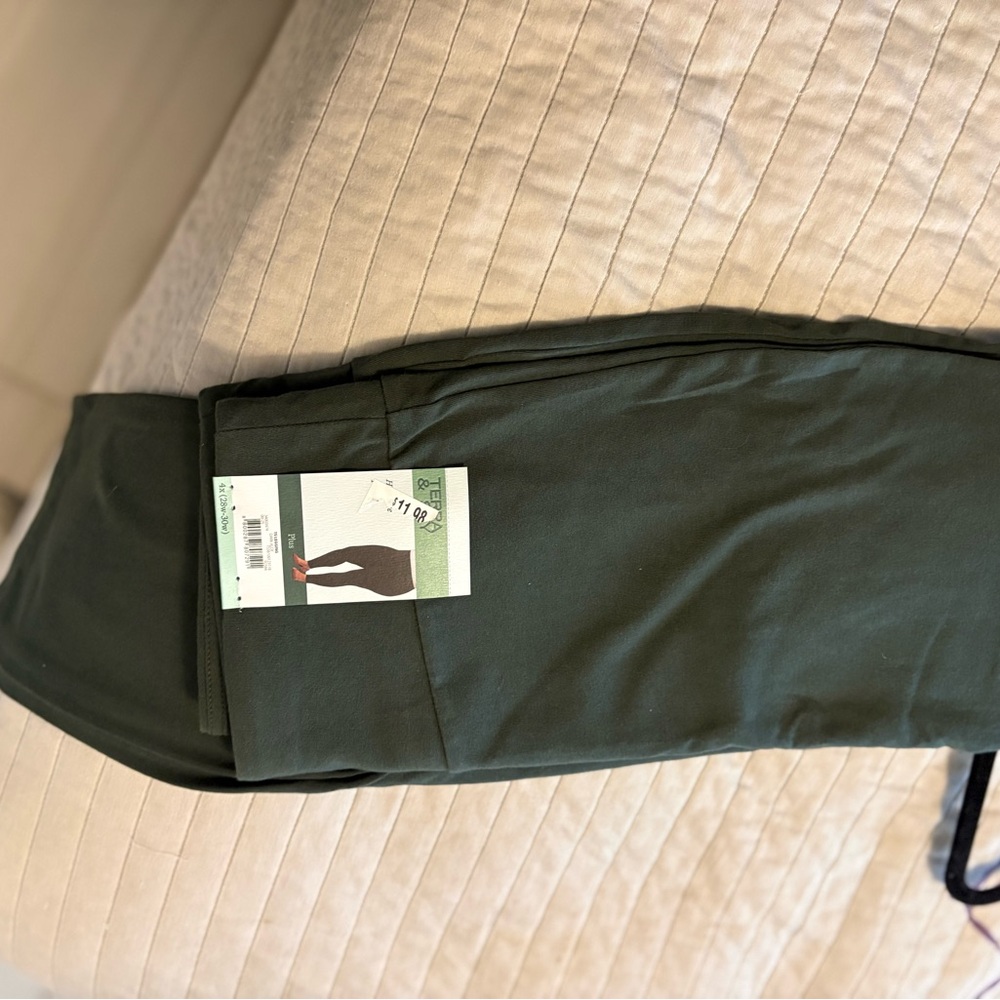 Women's Dark Green Leggings